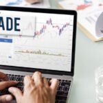 Brokerages and Behavioral Finance: How Trading Platforms Influence Investor Decisions