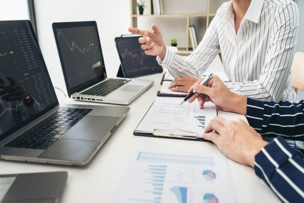The Complete Guide to Smart Investments in 2026: Strategies, Risks, and Long-Term Growth
