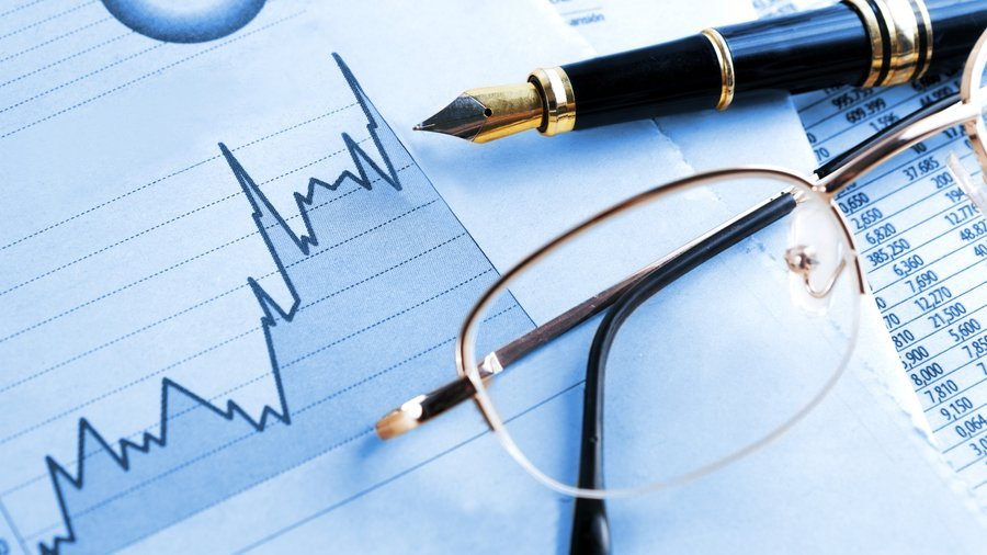 How Platforms Build Financial Environments Around Investors