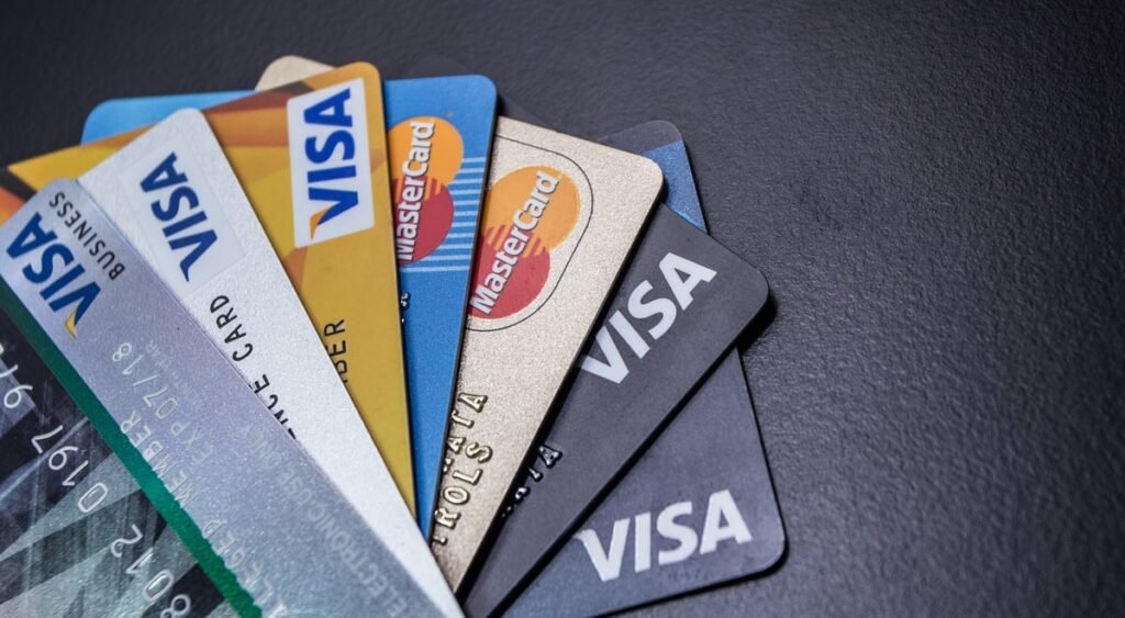 Credit Cards Unlocked: A Complete Guide to Smart Usage, Rewards, and Financial Control