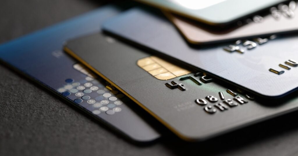 Credit Cards Mastery: How to Maximize Rewards, Build Credit, and Avoid Costly Mistakes