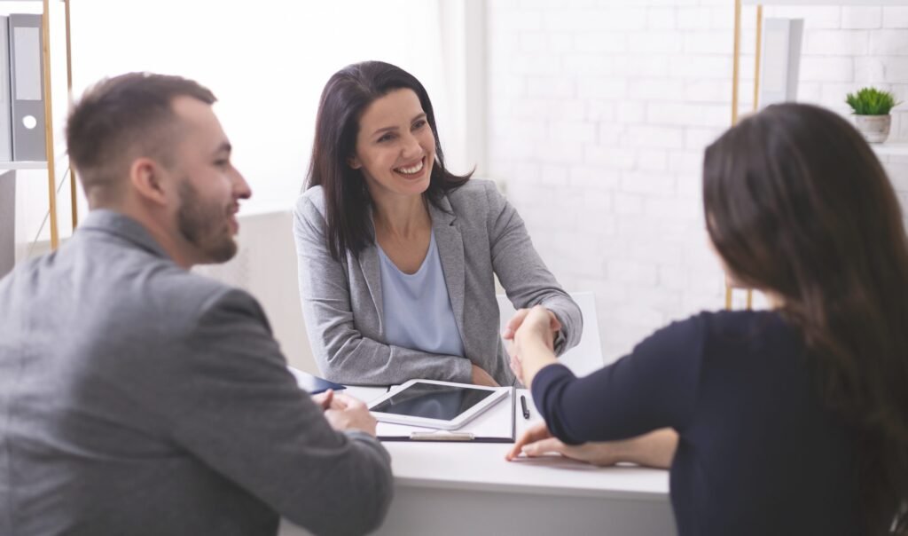 Choosing a Brokerage Firm: A Complete Guide to Finding the Right Investment Partner