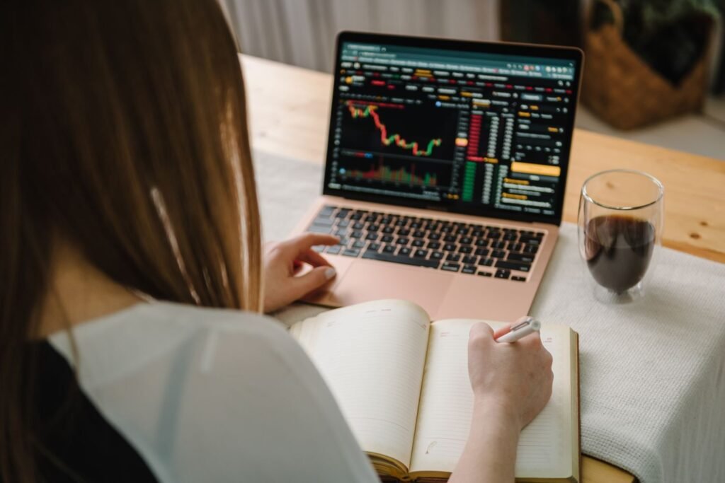 Online Brokerages: The Complete Guide to Digital Investing Platforms in 2026
