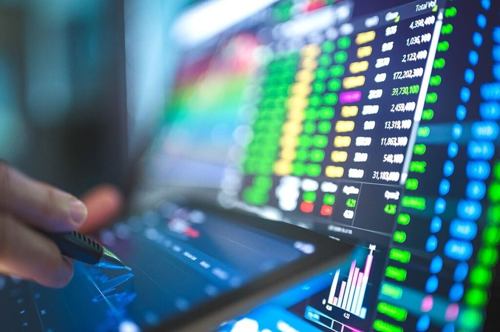 Full-Service Brokerages: Professional Investment Guidance for Long-Term Financial Planning